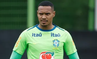 Imagem ilustrativa da imagem Com Hugo Souza lesionado, Ancelotti convoca o goleiro John, ex-Botafogo