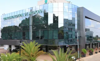 Imagem ilustrativa da imagem Cursos com nota baixa no Enamed podem deixar 13 mil alunos sem CRM