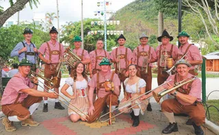 Imagem ilustrativa da imagem Dança, música e tradição na Sommerfest em Domingos Martins