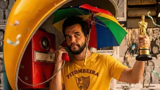 Imagem ilustrativa da imagem Efeito "Agente Secreto": Pitombeira projeta vender até 100 mil camisas no Carnaval