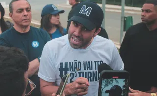 Imagem ilustrativa da imagem Flávio Bolsonaro conversa com Pablo Marçal para apoio em campanha