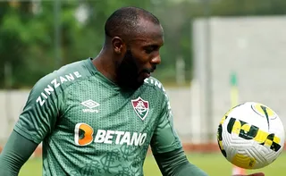 Imagem ilustrativa da imagem Fluminense não renova com Manoel e acerta venda de zagueiro