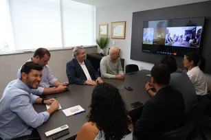 Imagem ilustrativa da imagem Jogo de xadrez para Arnaldinho Borgo