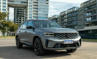 Imagem ilustrativa da imagem Koleos, primeiro híbrido da Renault, abre as prévias