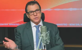 Imagem ilustrativa da imagem Ministro quer liberar FGTS para 13 milhões de demitidos