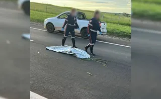 Imagem ilustrativa da imagem Mulher declarada morta após atropelamento em rodovia é reanimada minutos depois