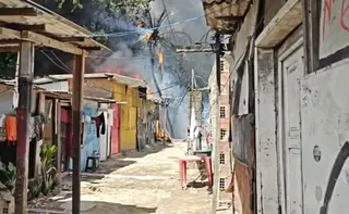 Imagem ilustrativa da imagem Mulher e 4 filhos morrem em incêndio no Recife; polícia investiga feminicídio