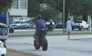 Imagem ilustrativa da imagem Novas regras para ciclomotores já estão valendo; entenda o que mudou