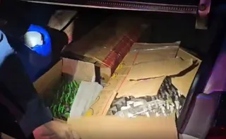 Imagem ilustrativa da imagem PRF prende motorista de aplicativo e passageira foragida com carga de lança-perfume