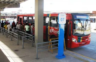 Imagem ilustrativa da imagem Passagem de ônibus vai aumentar e afetar 1,8 milhão de pessoas no Grande Recife