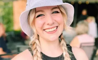 Imagem ilustrativa da imagem Professora baleada por aluno de 6 anos ganha indenização de R$ 53 milhões