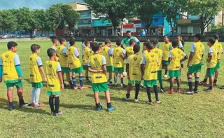 Imagem ilustrativa da imagem Projeto social de Cariacica abre vagas para aulas de futebol