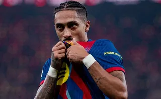 Imagem ilustrativa da imagem Raphinha dá show, Barcelona bate o Real e conquista a Supercopa da Espanha