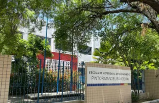 Imagem ilustrativa da imagem Reprovação em massa será revista após protesto na Erem Pintor Manoel Bandeira