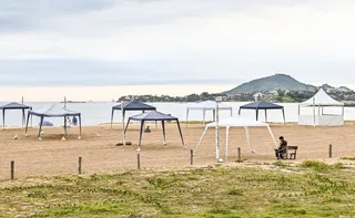 Imagem ilustrativa da imagem Reserva de tendas para passar o réveillon em Camburi começam nesta segunda