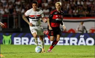 Imagem ilustrativa da imagem São Paulo reage, vira sobre o Flamengo e estreia com vitória no Brasileirão