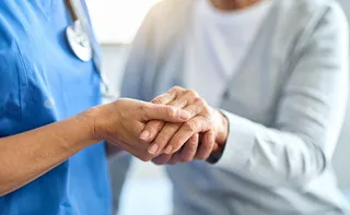 Imagem ilustrativa da imagem Saúde lança versão atualizada da Caderneta da Pessoa Idosa