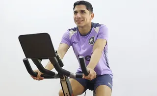 Imagem ilustrativa da imagem Savarino pede reunião com técnico do Botafogo para definir futuro