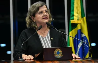 Imagem ilustrativa da imagem Senadora Teresa Leitão recebe alta após queda no plenário do Senado