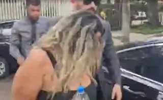 Imagem ilustrativa da imagem Suspeita de mandar matar mulher para obter guarda de criança se entrega à polícia