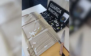 Imagem ilustrativa da imagem Suspeito rende funcionárias, rouba R$ 100 mil em joias e é preso em Vila Velha