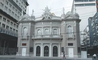 Imagem ilustrativa da imagem Teatro Carlos Gomes reabre no dia 22 com show na Costa Pereira