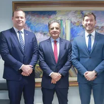 Imagem ilustrativa da imagem Tucano com cabeça no Podemos