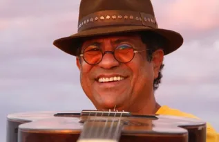 Imagem ilustrativa da imagem UFPE presta homenagem ao mestre Maciel Melo com o título de Doutor Honoris Causa