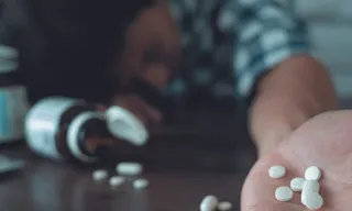 Imagem ilustrativa da imagem Uso de remédio controlado sem receita e em altas doses pode causar coma