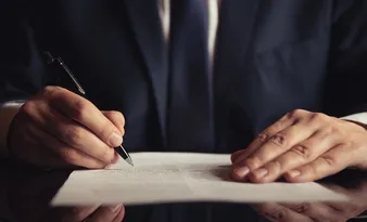 Imagem ilustrativa da imagem Falso advogado é preso após enganar ao menos 10 vítimas no ES