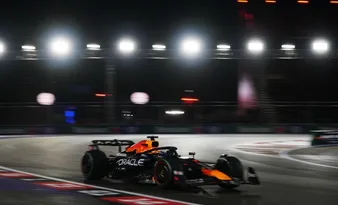 Imagem ilustrativa da imagem Verstappen domina e as duas McLaren são desclassificadas do GP de Las Vegas
