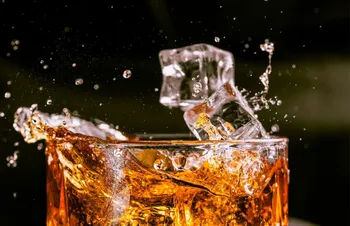 Imagem ilustrativa da imagem Pernambuco é 2º em intoxicação por metanol no país; Saúde encerra Sala de Situação