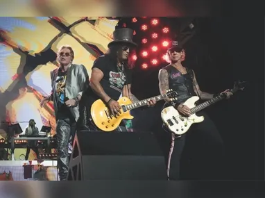 Enaldinho mistura humor, ação, música, interatividade e efeitos especiais  em seu espetáculo