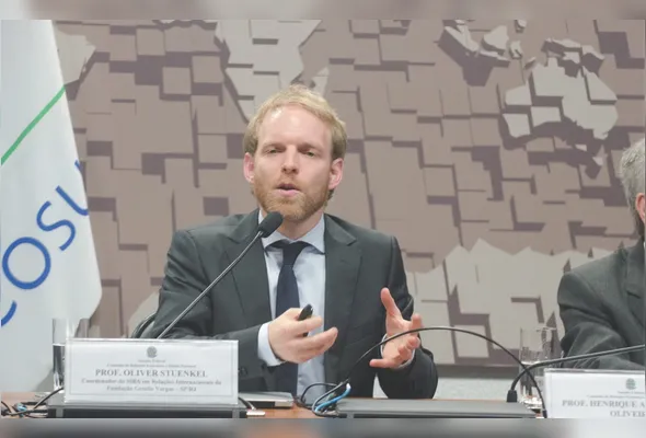 Stuenkel defende que latino-americanos aumentem integração para resolver problemas como crime organizado