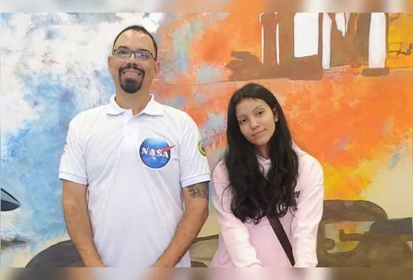 Bárbara Rezende Martinelli embarca para os Estados Unidos ao lado do professor Luiz Gustavo Gomes após aprovação do projeto