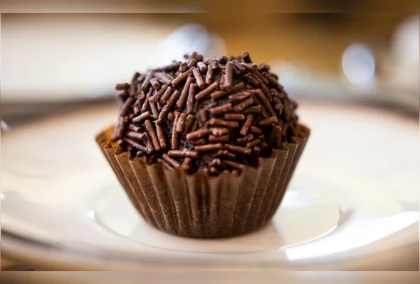 Brigadeiros como o da imagem seriam oferecidos às professoras por estudantes de 12 anos em Salvador