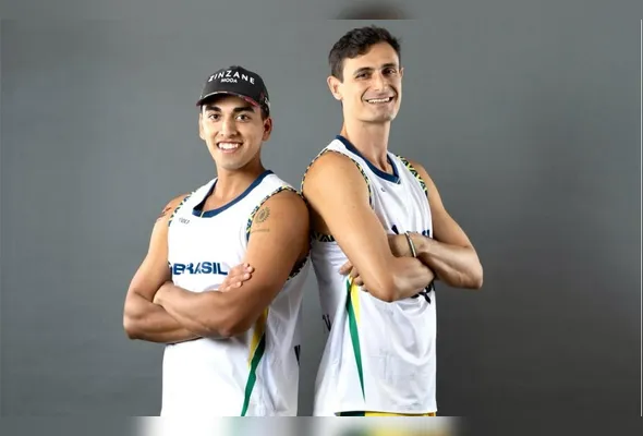 André Stein ao lado de Renato Andrew: dupla oficializou parceria