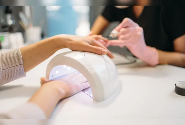 Imagem ilustrativa da imagem Anvisa proíbe substâncias usadas em esmalte de gel