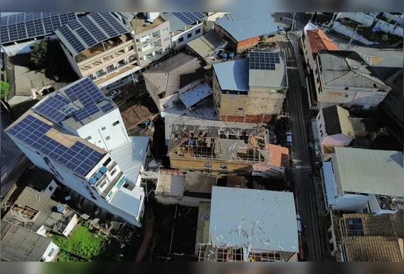 Casas foram destelhadas em temporal que durou cerca de 30 minutos