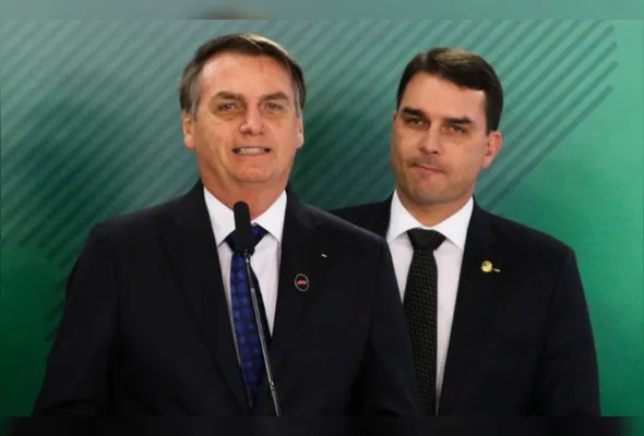 Imagem ilustrativa da imagem Bolsonaro confirma em carta indicação de Flávio como pré-candidato