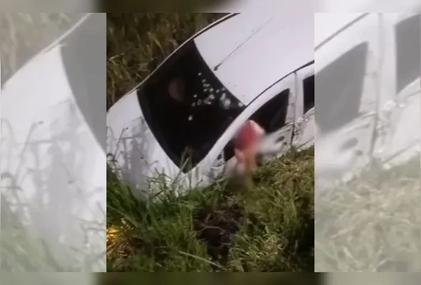 Carro das vítimas foi atingido por mais de 20 tiros