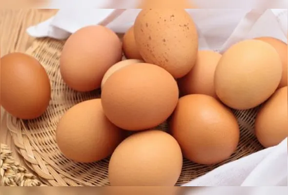 Consumo cai e ovos ficam mais baratos nos mercados