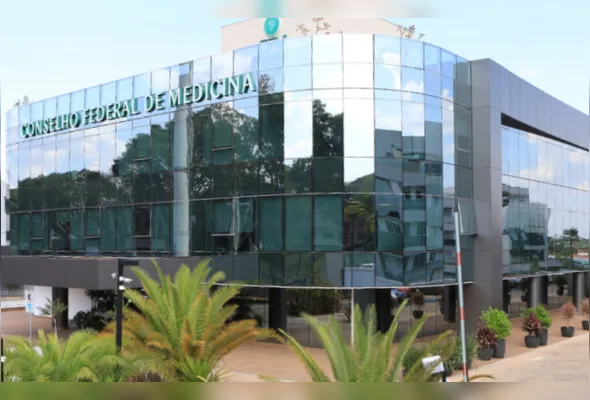 Conselho Federal de Medicina  estuda impedir que alunos formados em  instituições com nota baixa consigam  registro