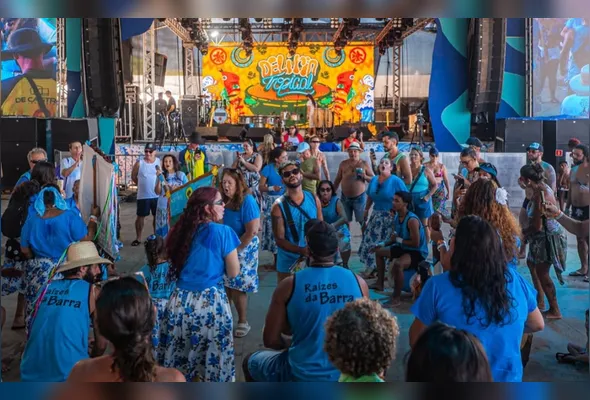 Apresentação da Banda de Congo Raízes na edição passada do Delírio Tropical. O grupo retorna com tudo nesta terça-feira (27), encerrando o dia de shows