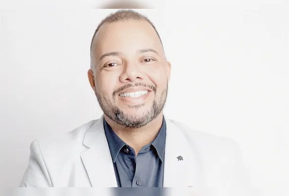 o autor Oliver Dara narra esse intervalo crítico, onde o sagrado encontra o ordinário, a partir da própria jornada de fé.