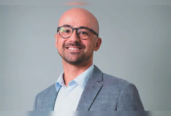 Rodrigo Nejm explica que hoje plataformas de jogos funcionam como uma espécie de rede social, onde é possível  a troca de mensagens entre  usuários