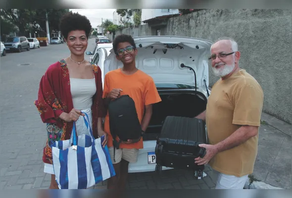 A cabeleireira Diomária Batista, de 38 anos, vai pegar a estrada com a família rumo à Bahia