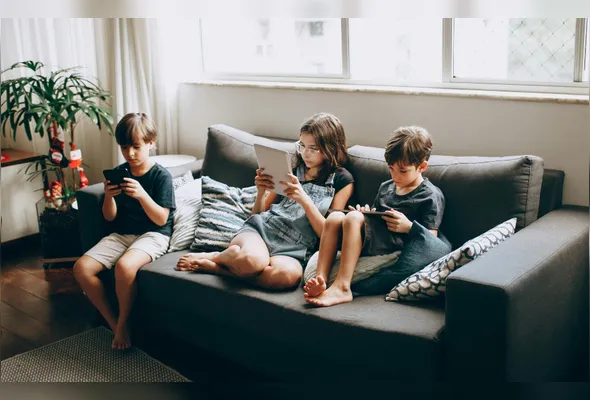 Imagem ilustrativa da imagem Férias escolares e o aumento dos riscos on-line