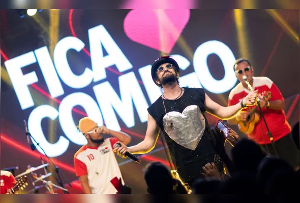 Banda Fica Comigo é comandada por Delão Garcia