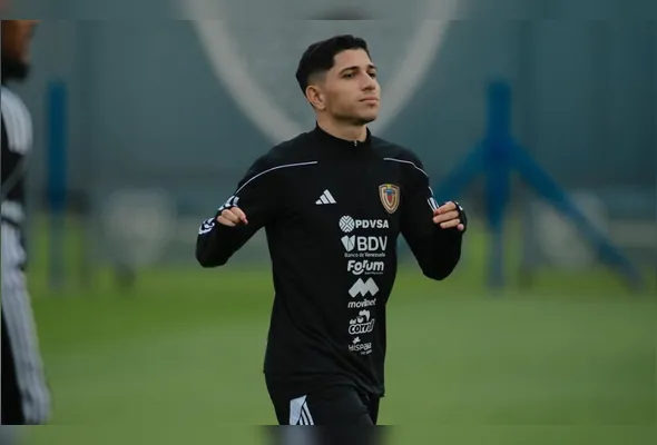 Savarino é o novo reforço do Fluminense após acordo com o Botafogo